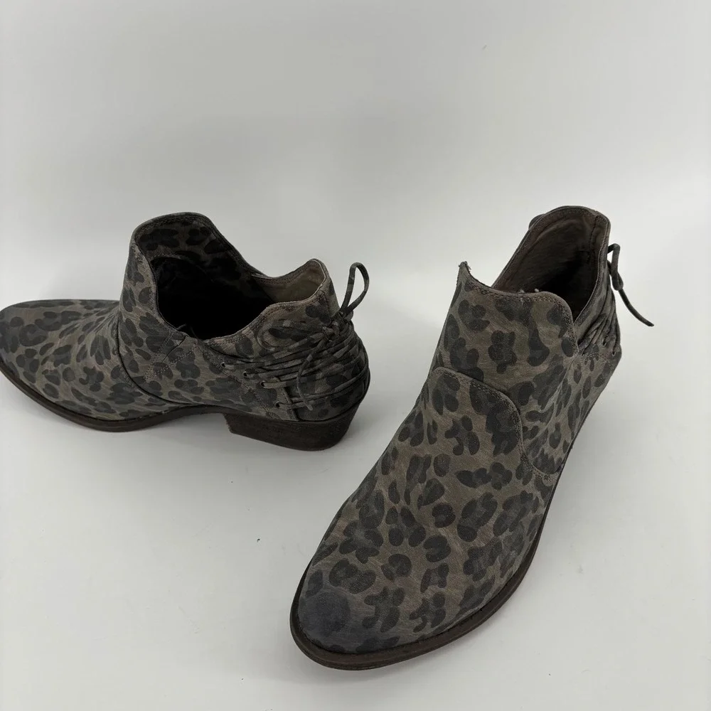 Very G Women Ankle Boots 10 Gray Leopard Print Lace Up Back Block Heel Boho Chic